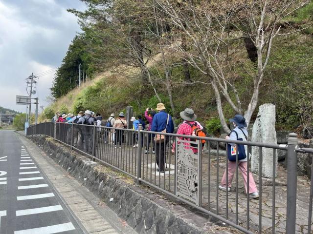 照井堰用水・中尊寺通りコースー卯の花清水.JPG